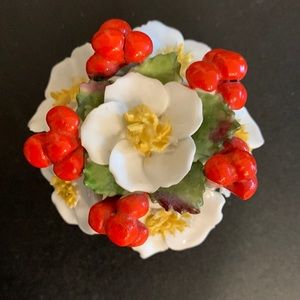 Pretty base flower . So delicate and beautiful!.